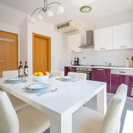 Graziani By Interhome *